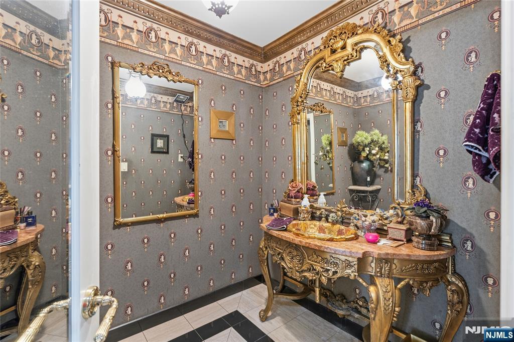 12 E Saddle River Road, Saddle River, NJ 07458 Listing Photo  17