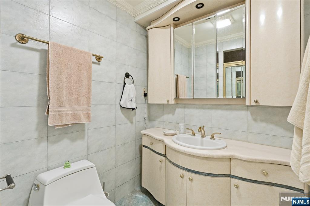 12 E Saddle River Road, Saddle River, NJ 07458 Listing Photo  19