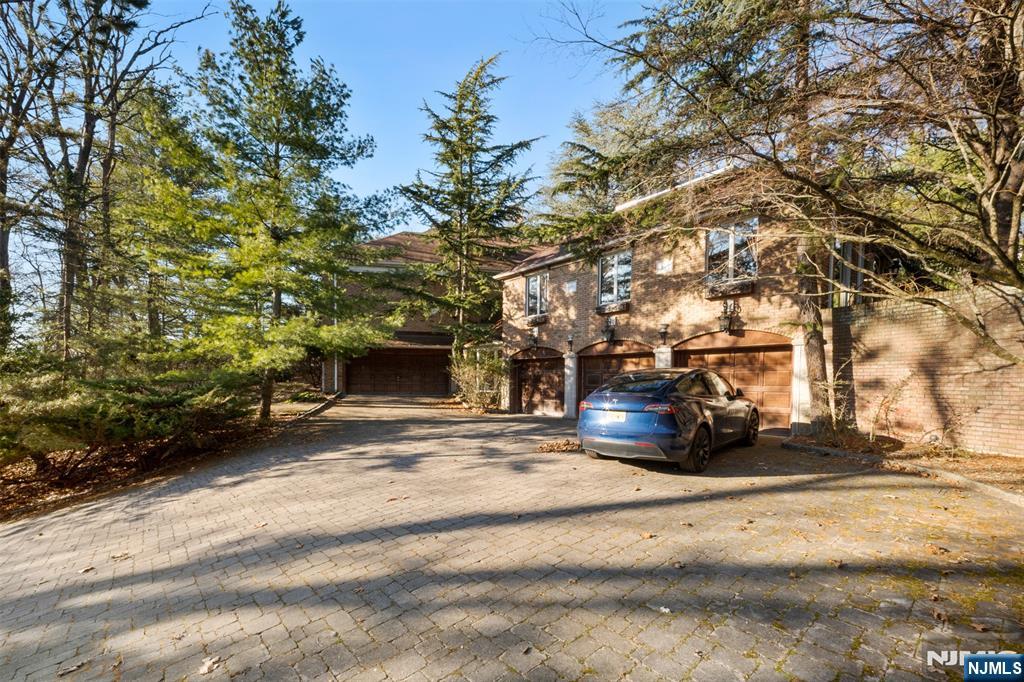 12 E Saddle River Road, Saddle River, NJ 07458 Listing Photo  41