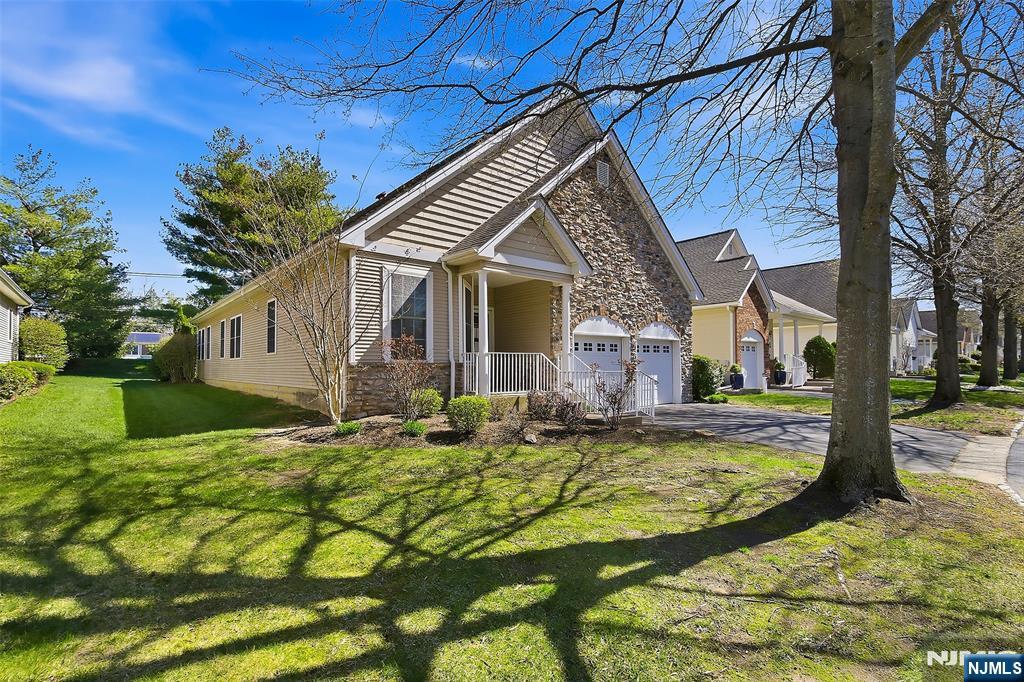 102 Hummingbird Drive - Photo 3