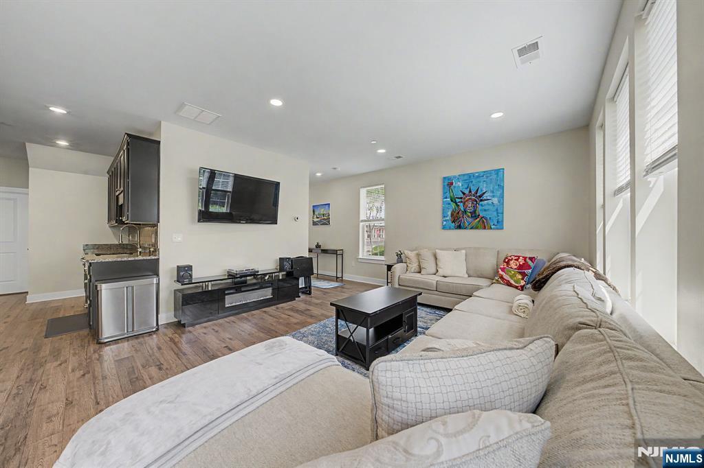 411 Parkview Lane - Photo 4
