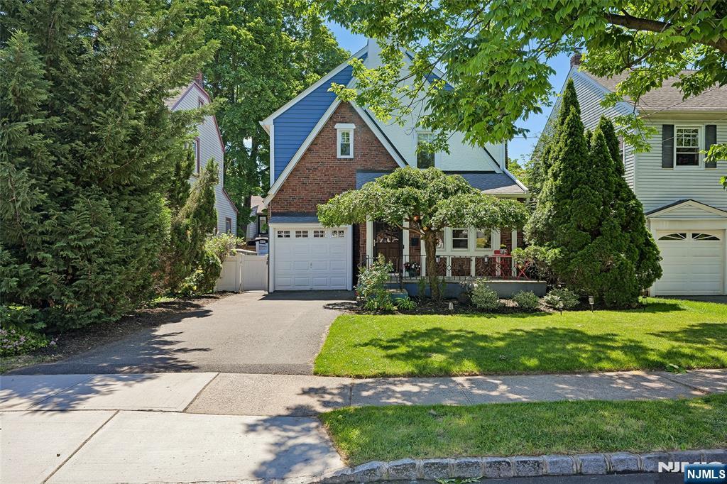 54 Mountain Avenue - Photo 2