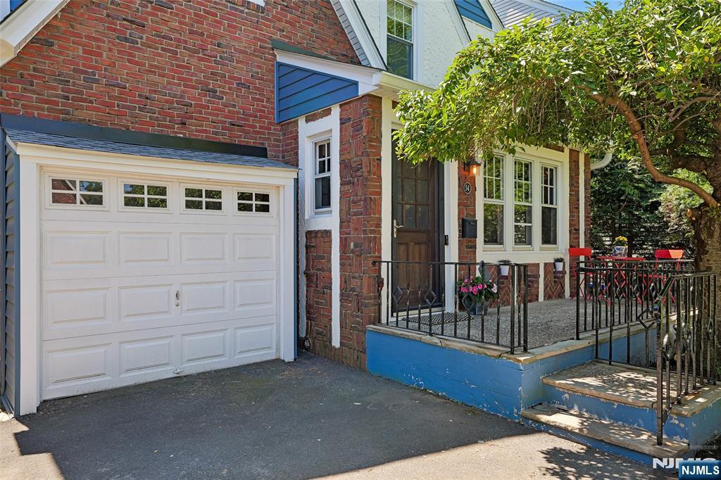 54 Mountain Avenue - Photo 3