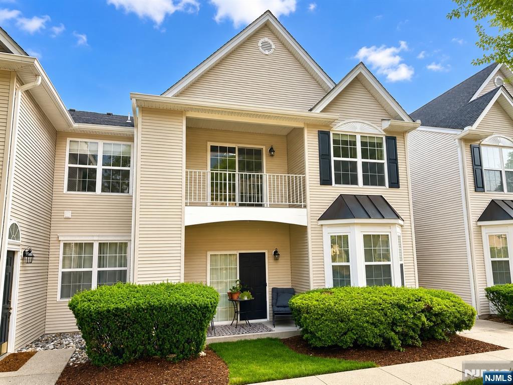 362 Cambridge - Photo 1