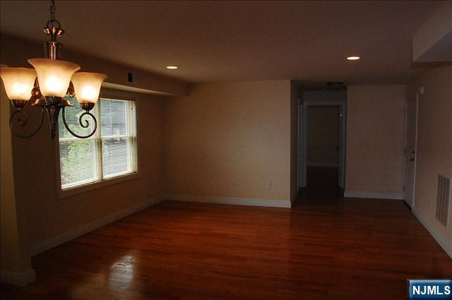 2160 Hoyt Avenue 2B - Photo 4