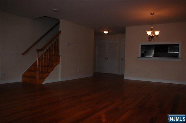 2160 Hoyt Avenue 2B - Photo 5