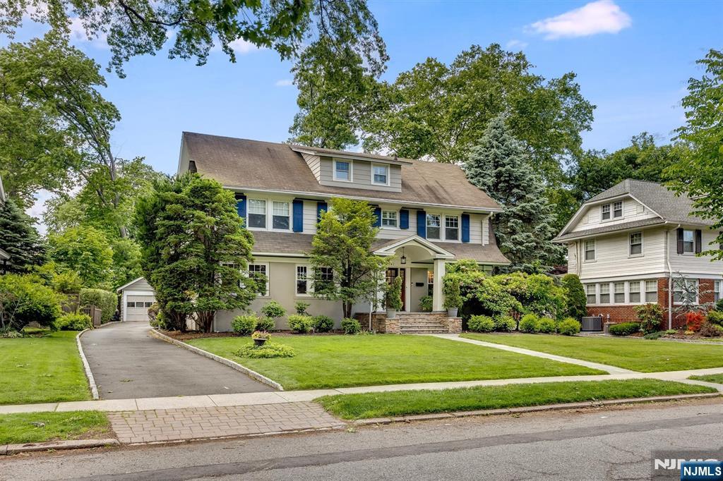 242 Forest Avenue - Photo 2
