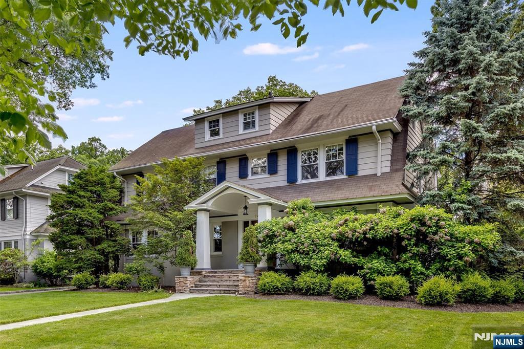 242 Forest Avenue - Photo 3