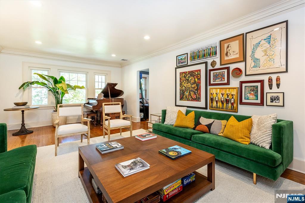 242 Forest Avenue - Photo 8