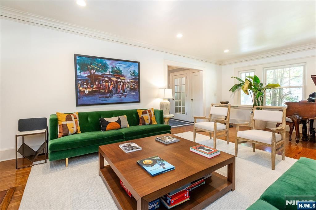 242 Forest Avenue - Photo 9