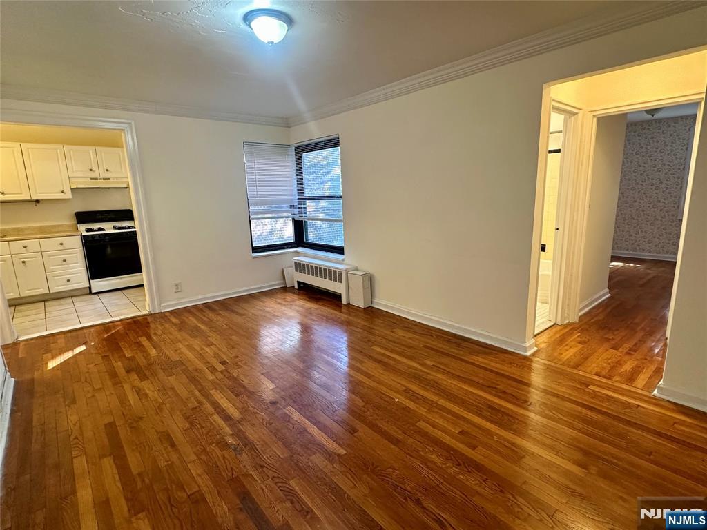 2329 Hudson Terrace B15 - Photo 4