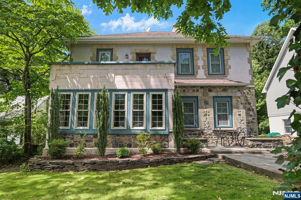 26 Maple Road - Photo 2