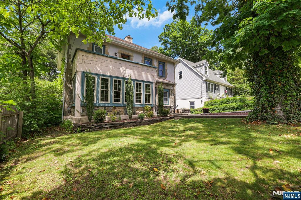 26 Maple Road - Photo 3