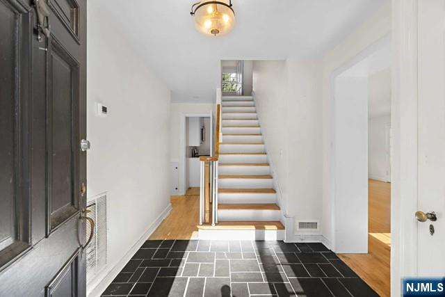 154 N Franklin Turnpike - Photo 2