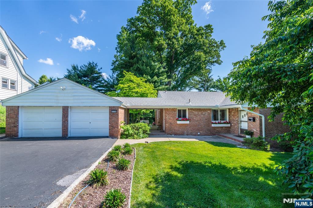 110 Woodlawn Avenue - Photo 3
