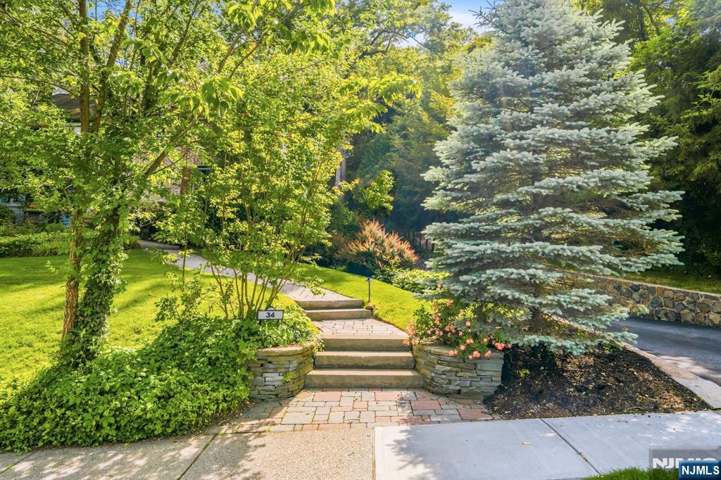 34 Hillside Avenue - Photo 5