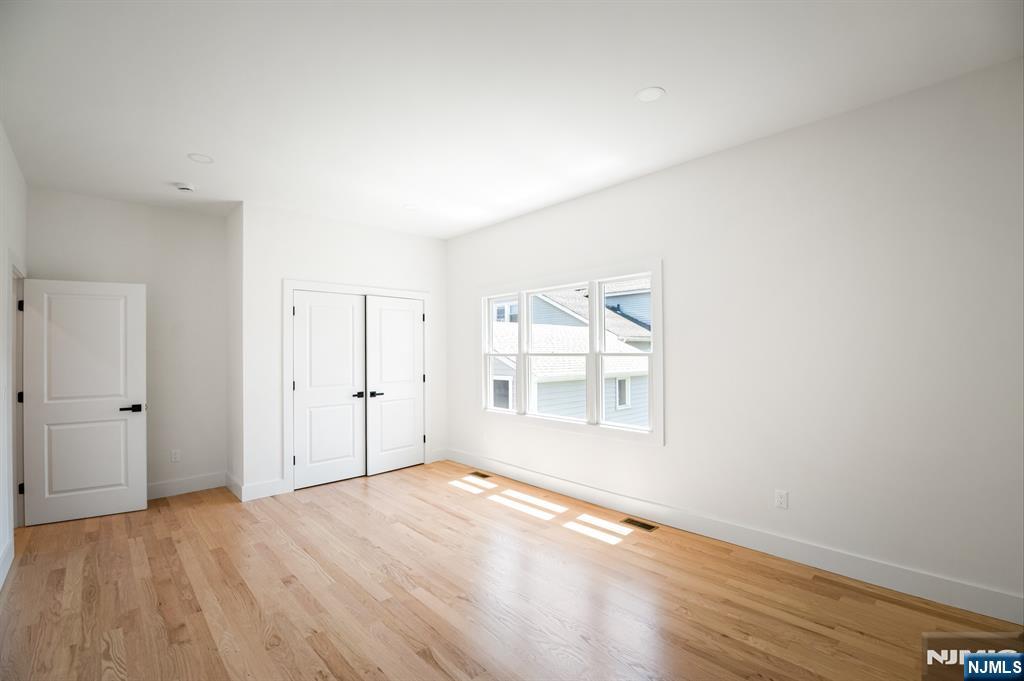 496 Central Avenue — photo 10