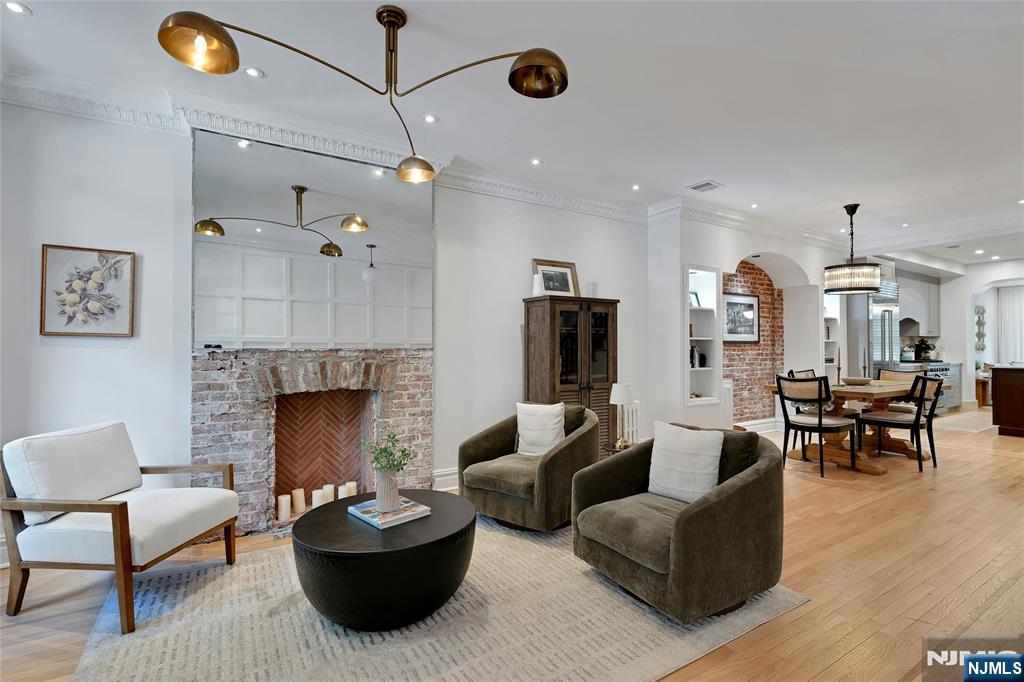 1008 Park Avenue - Photo 2