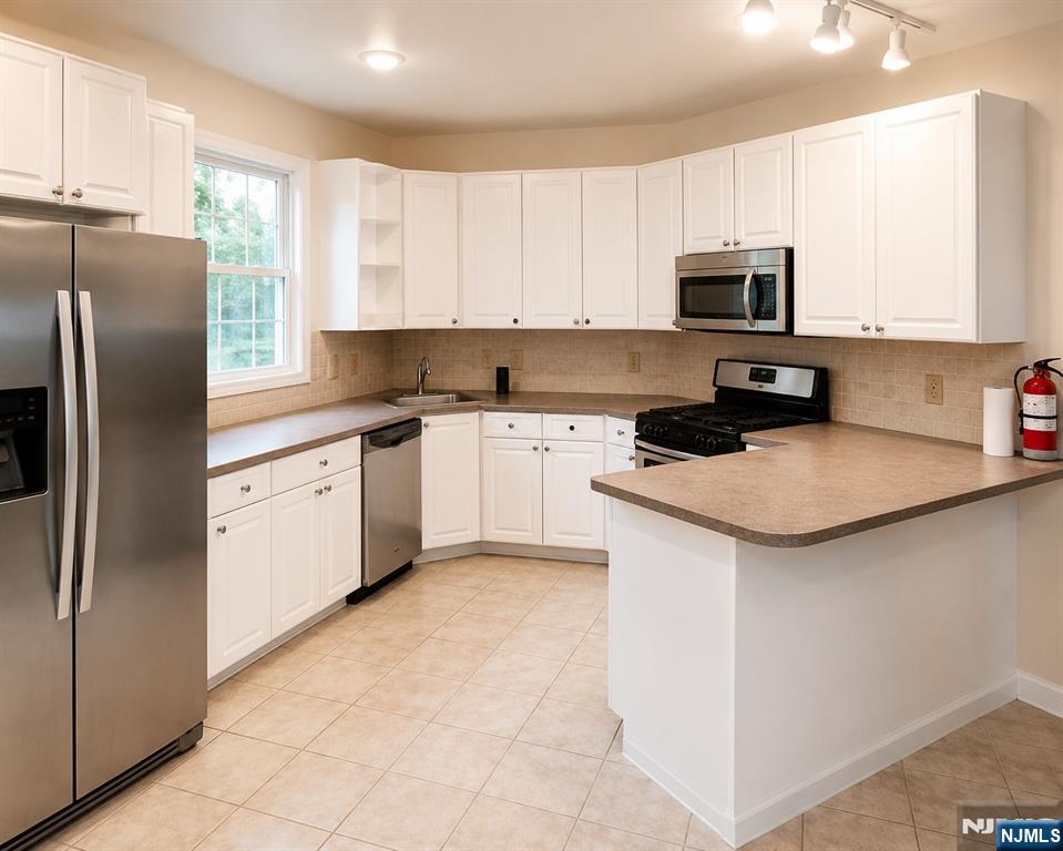 37 Vanderburgh Avenue B - Photo 3