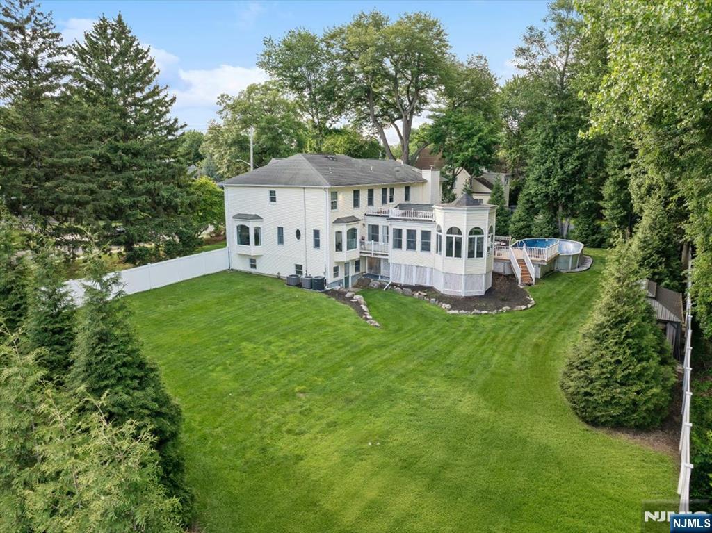 207 Herbert Avenue — photo 41