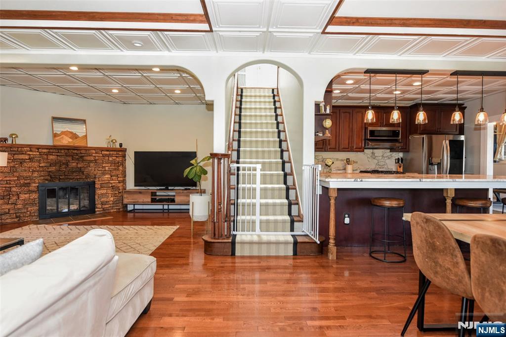 27 Joan Street - Photo 5