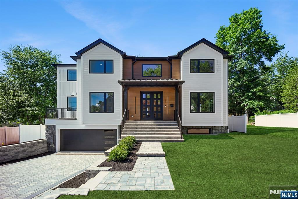 33 Lincoln Avenue - Photo 1