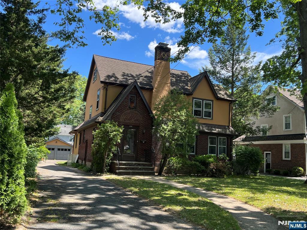 325 Bogert, Ridgewood, NJ 07450 Listing Photo  2