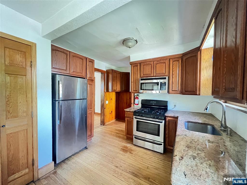 325 Bogert, Ridgewood, NJ 07450 Listing Photo  3