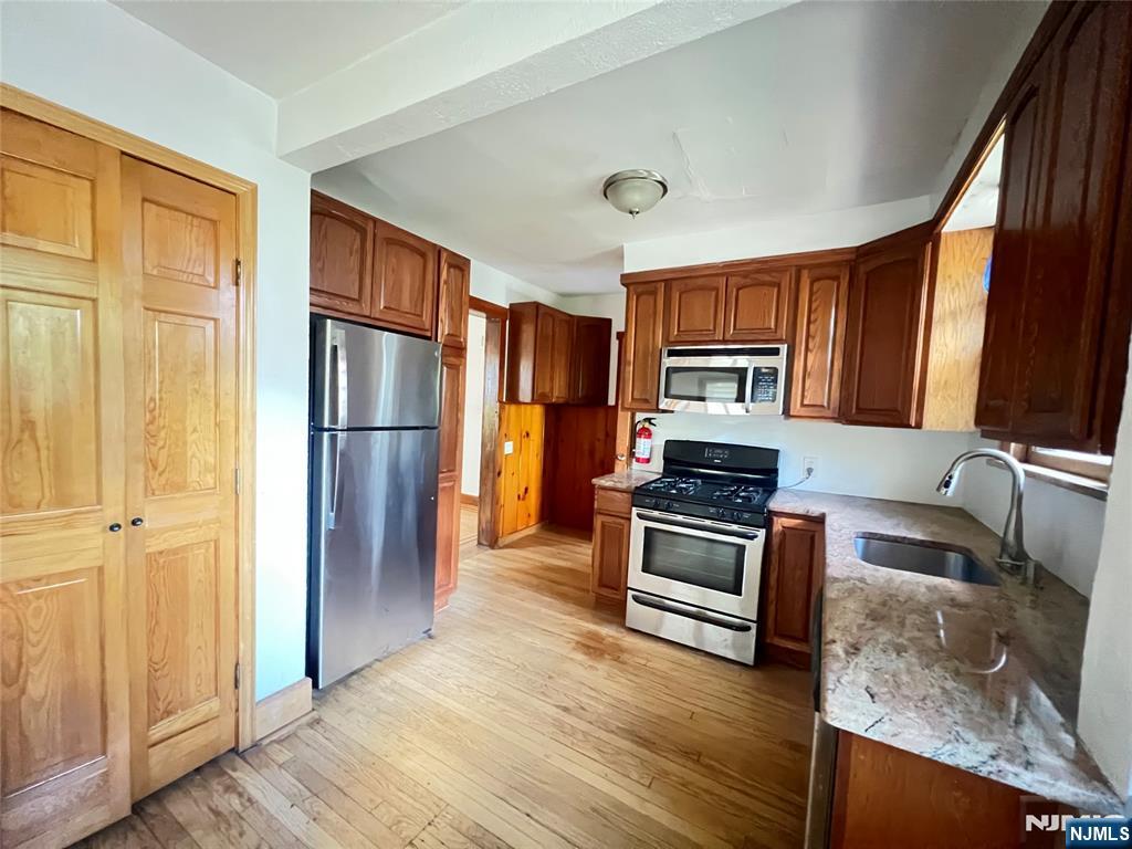 325 Bogert, Ridgewood, NJ 07450 Listing Photo  4