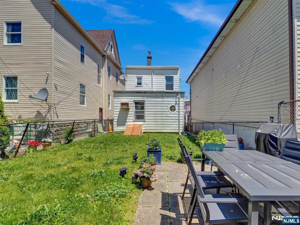 24 54th Street - Photo 3