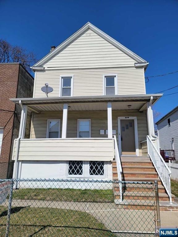 90 Ackerson St, Hackensack, NJ 07601