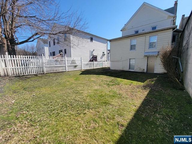 90 Ackerson St, Hackensack, NJ 07601