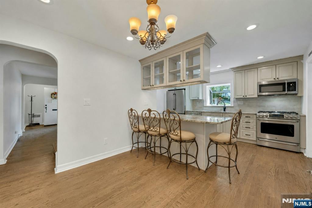 389 Bergen Boulevard