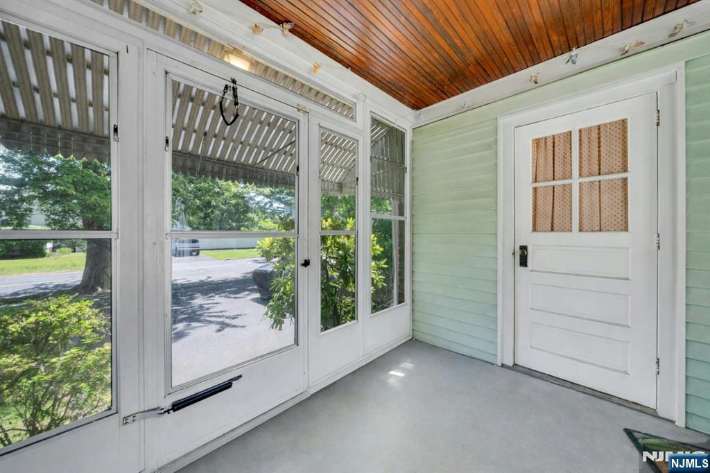 389 Bergen Boulevard