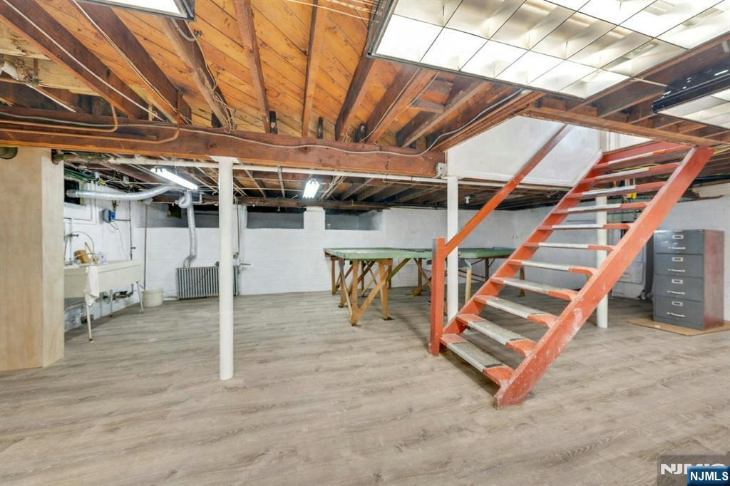 389 Bergen Boulevard