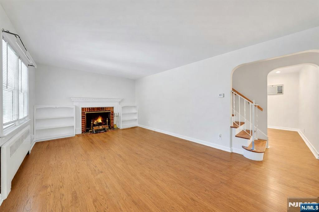 389 Bergen Boulevard