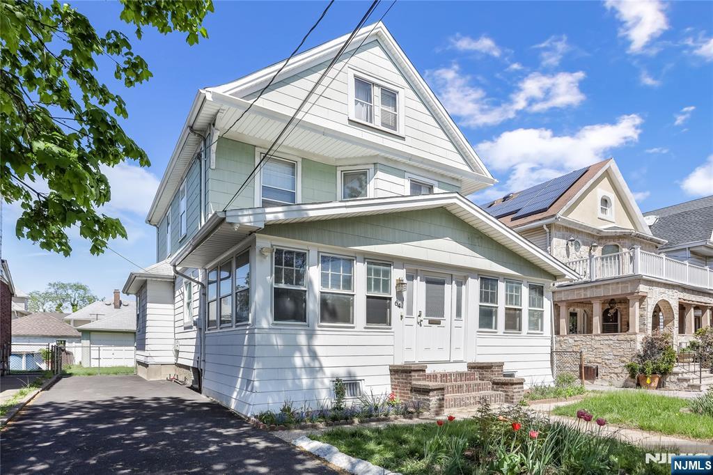 64 Demott Avenue - Photo 1