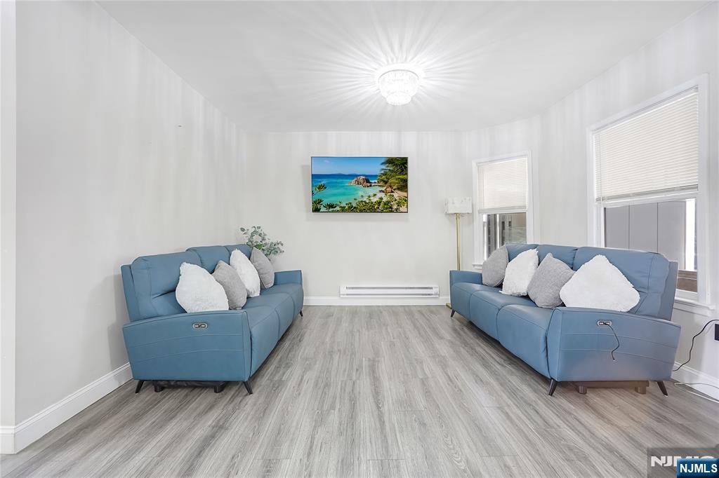 64 Demott Avenue - Photo 4