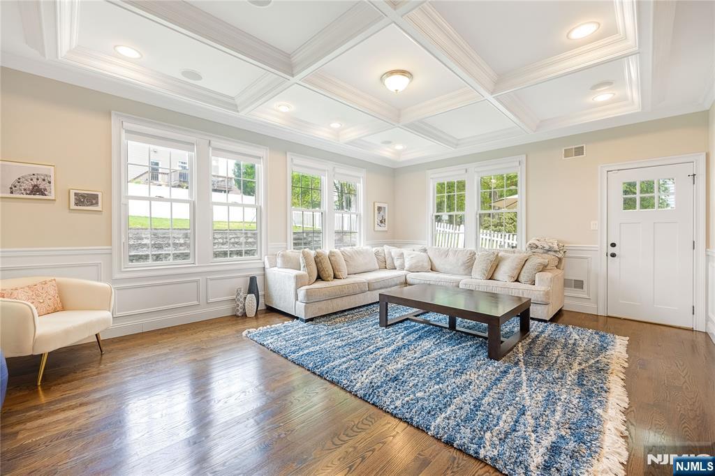 61 Roosevelt Street — photo 6