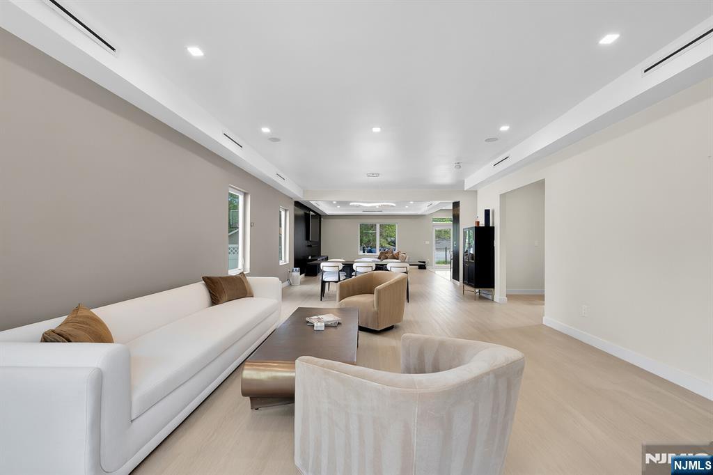 314 Passaic Avenue - Photo 5