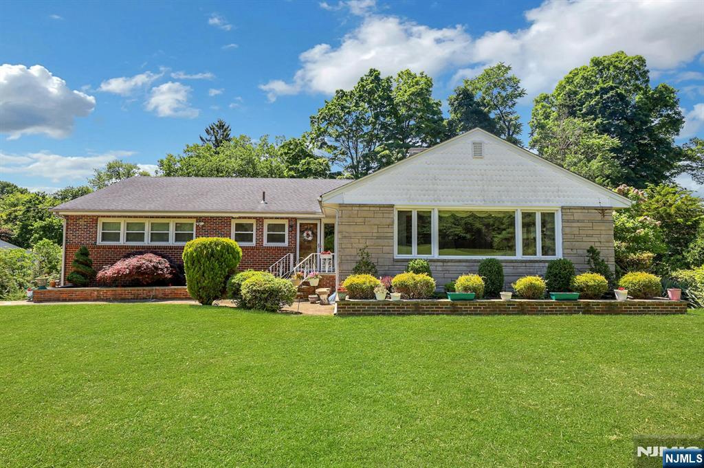 10 Shaw Road - Photo 1