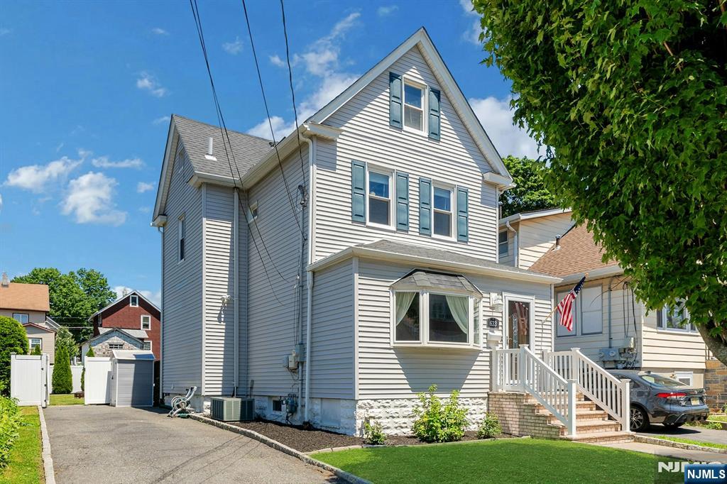 633 Lake Avenue - Photo 1
