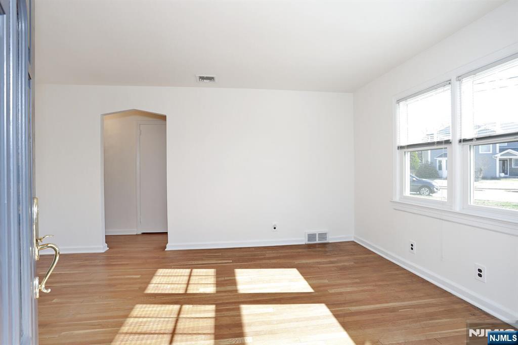 15-03 Everett Terrace - Photo 5