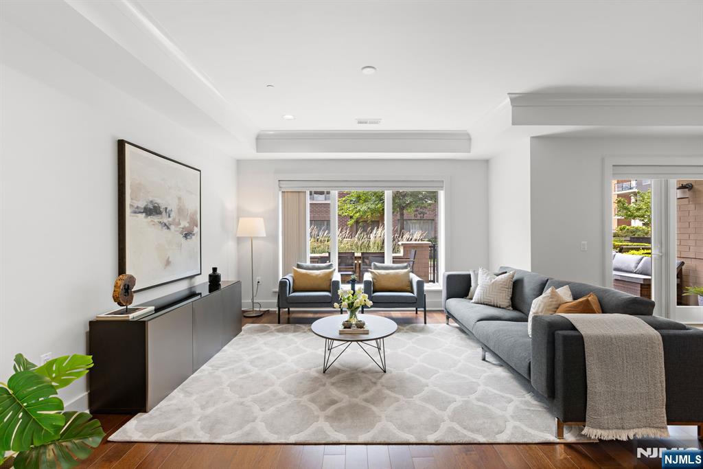 150 Henley Place 213 - Photo 4
