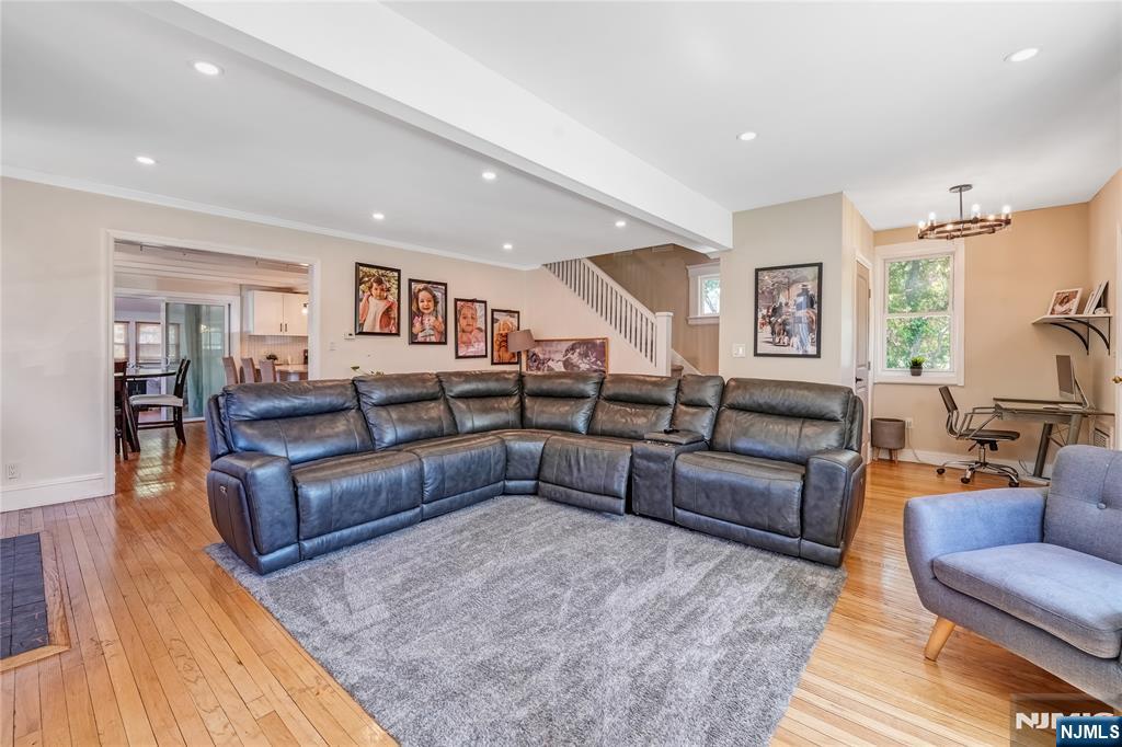 776 Maple Avenue - Photo 3