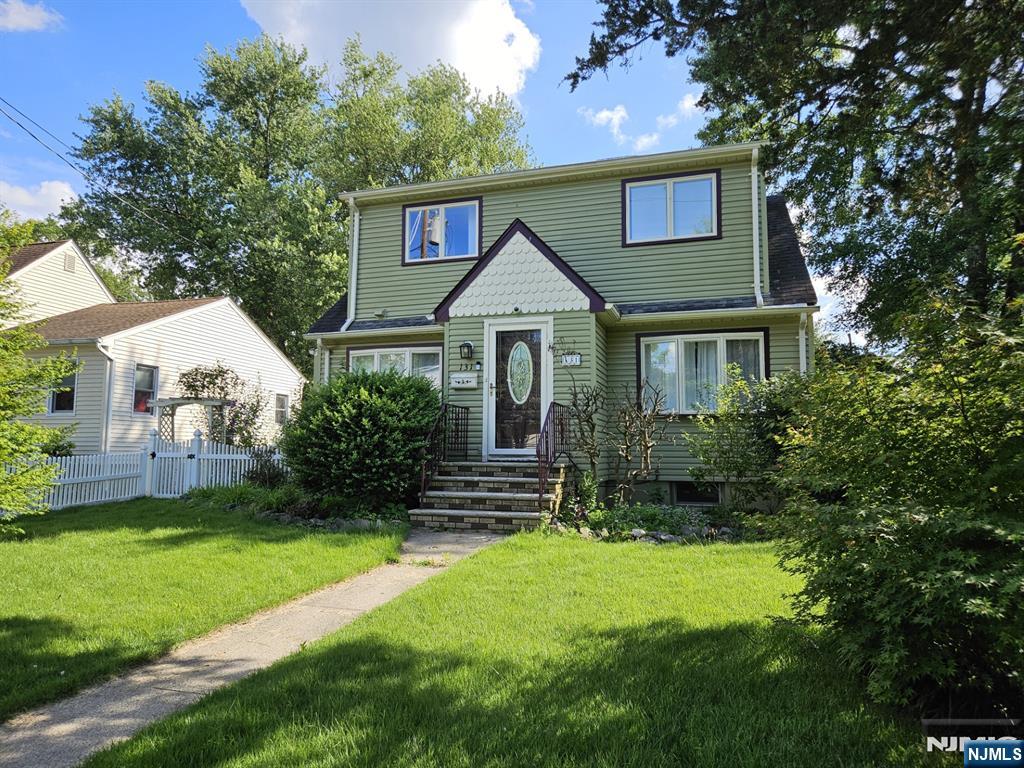 131 Island Avenue - Photo 1