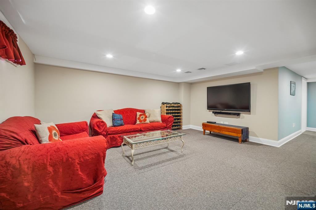 346 Roosevelt Avenue