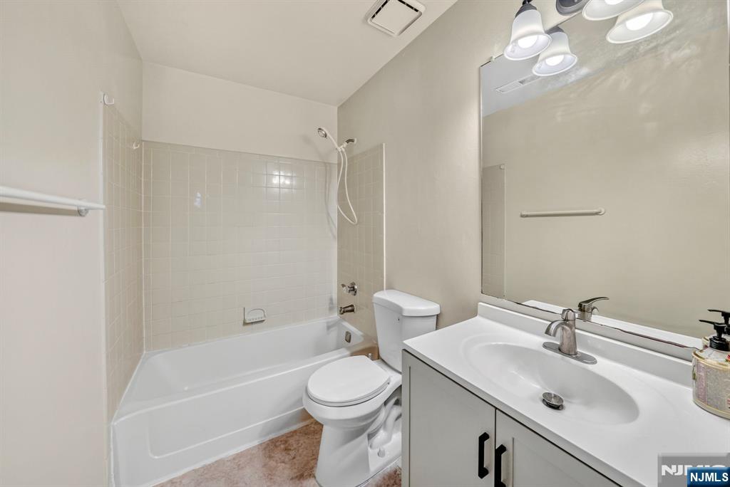 601 Ravens Crest Drive 601 - Photo 2