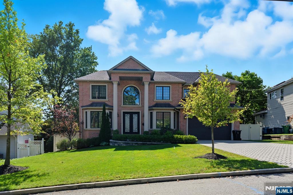 146 Stuart Street - Photo 2
