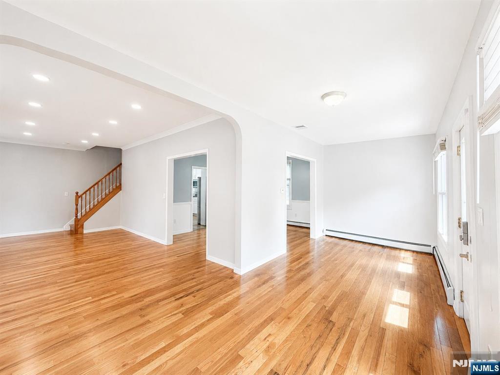 24 Sunderland Avenue - Photo 3